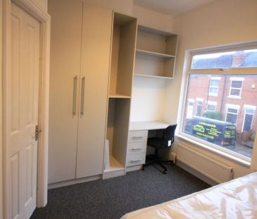 4 bedroom terraced house to rent - Photo 1