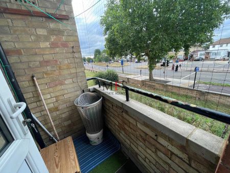 2 bedroom flat to rent - Photo 5