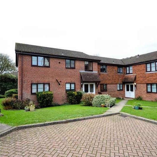 Yeomanry Close, Epsom, KT17 - Photo 1