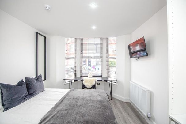 6 bedroom house to rent - Photo 1