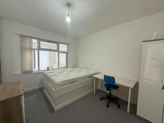 4 bedroom terraced house to rent - Photo 1