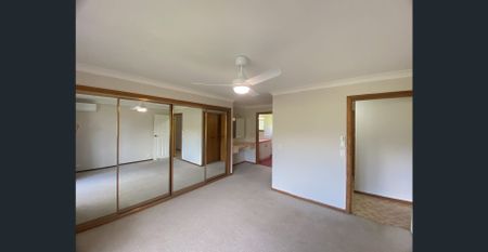 SPACIOUS FAMILY HOME WITH CLASSIC CHARM - Photo 3