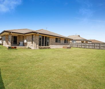 Gorgeous Low Set Brick Home - Photo 3