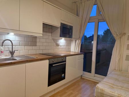 Studio to rent - Photo 3