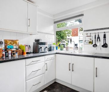 Room in a Shared House, Brierley Close, SE25 - Photo 3