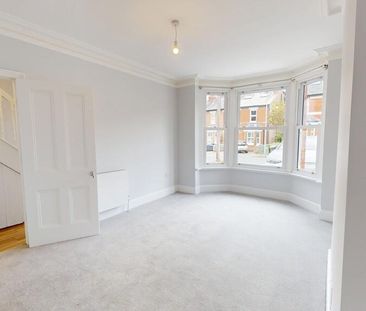 4 bedroom semi-detached house to rent - Photo 3