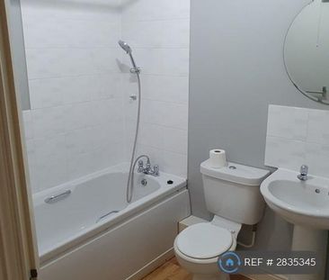 2 bedroom flat to rent - Photo 4