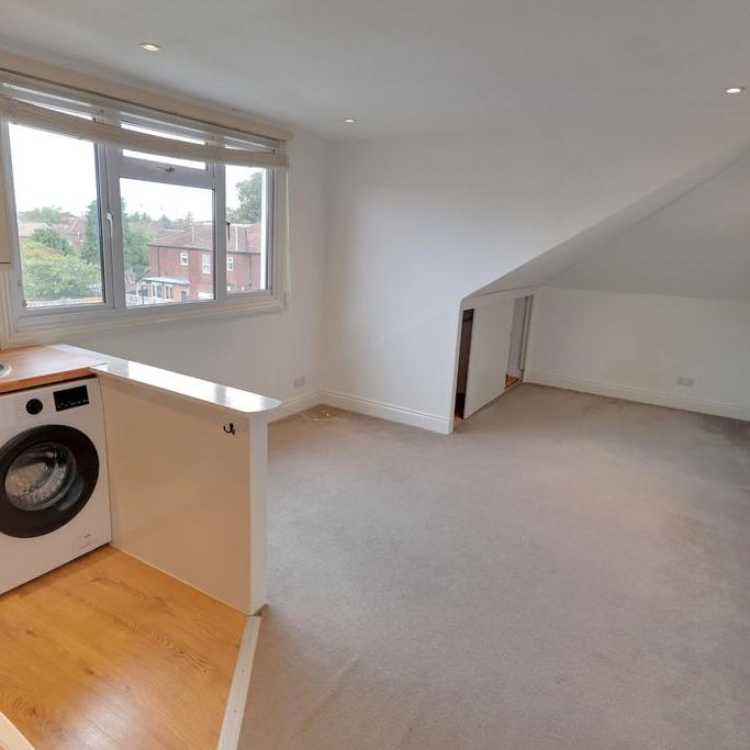 Studio to rent - Photo 1