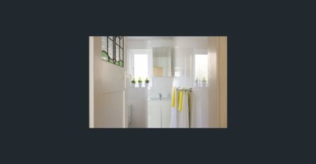 Beautifully Presented Art Deco Apartment - Photo 5