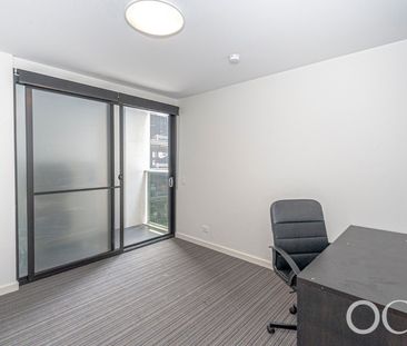 OPEN THE DOOR TO 'UNO' – CITY CENTRE LIVING AT ITS BEST - Photo 4