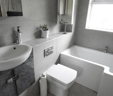 3 bedroom terraced house to rent - Photo 4