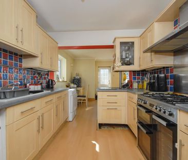 3 bedroom semi-detached house to rent - Photo 5