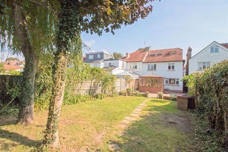 4 bedroom semi-detached house to rent - Photo 5