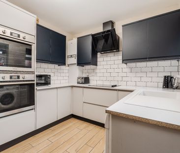 4 Bed End Terrace, Maxton Road, L6 - Photo 2