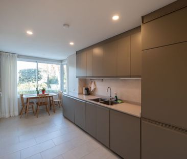 Middle Floor Apartment in Estepona - Photo 4