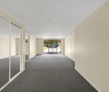 87 Savoy Drive, Broadbeach Waters, Qld 4218 - Photo 2