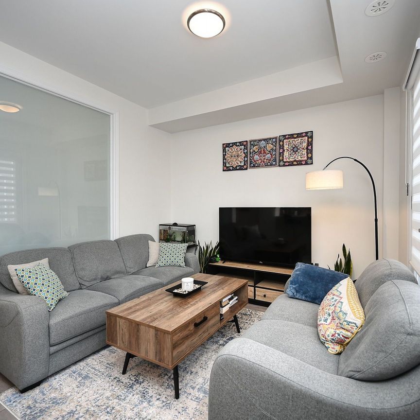 For Lease - #338 - 349 Wheat Boom Drive, Oakville, Ontario - Photo 1