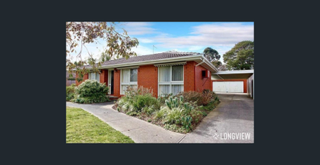 Situated in a convenient part of Glen Waverley - Photo 3