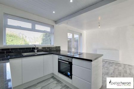 Cedar Grove, Whitburn, Sunderland, SR6 - Photo 2