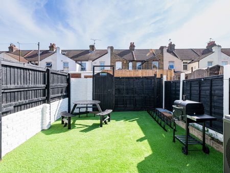 💎 Brand New Premium Ensuite Rooms | £0 Deposit Room 4 - Photo 4