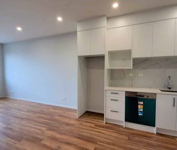 Beautiful Apartment in Sandringham - Photo 1