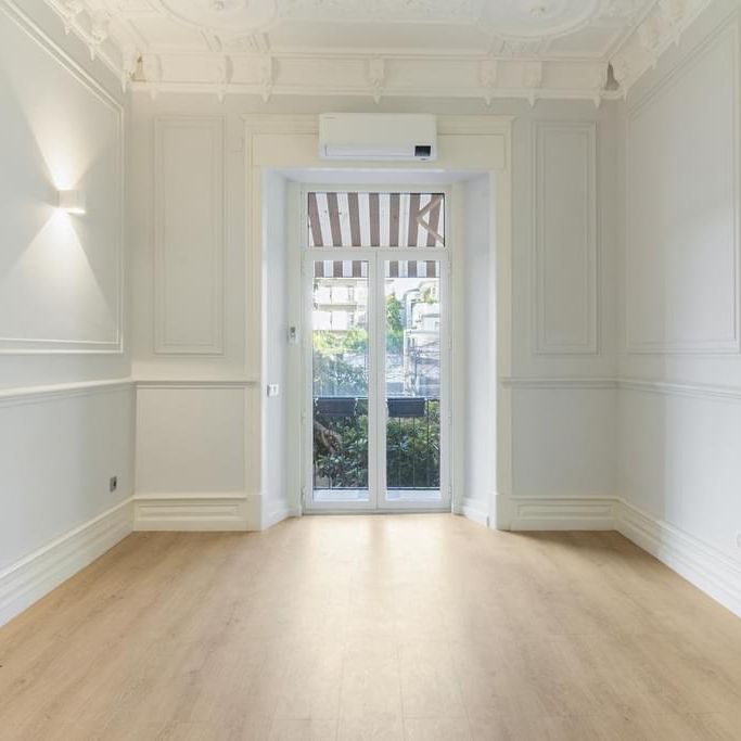 4 Bedroom Apartment with balcony, Avenidas Novas, Lisboa - Photo 1