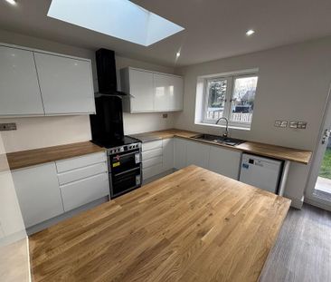 3 bedroom semi-detached house to rent - Photo 6