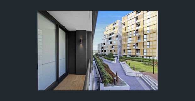 Jewel 2/2/1 Apartment by the Wharf - Furnished - Photo 1