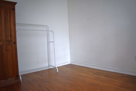 For Lease - 966 Dundas Street, Toronto, Ontario - Photo 3