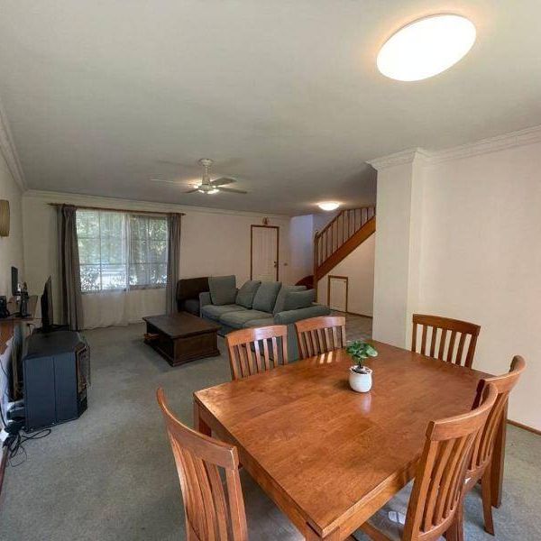 Perfect location in a beautiful area with a spacious backyard. - Photo 1