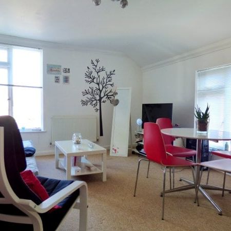 Victoria Road North, Southsea - Photo 1