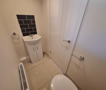3 bedroom semi-detached house to rent - Photo 4