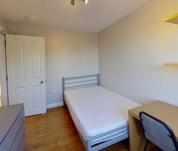 6 bedroom terraced house to rent - Photo 3