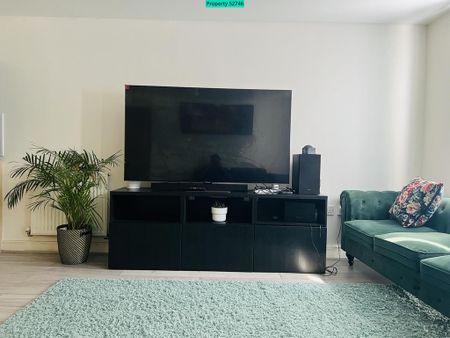 2 bedroom flat to rent - Photo 2