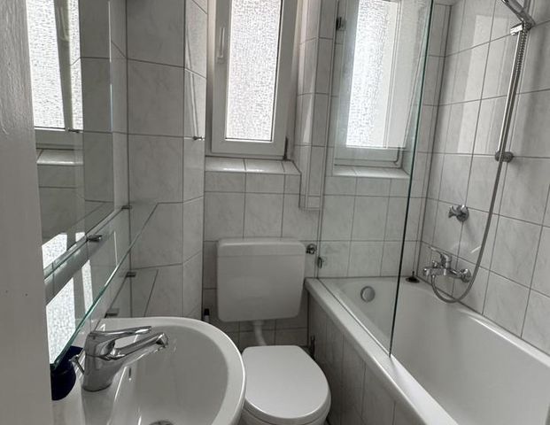 2-Zimmer-Wohnung mit Top-Anbindung - direkt in Ohligs, hell, zentral, direkt am Bahnhof - Foto 1