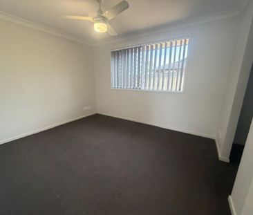 Modern family home in Oxley Vale - Photo 1