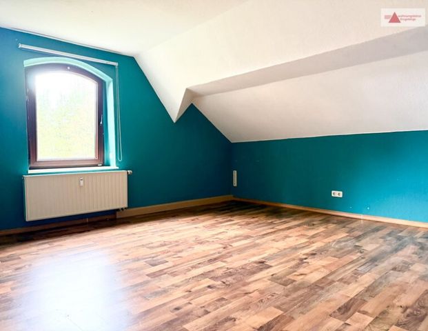 Gemütliche Dachgeschosswohnung in ländlicher Lage - Parkplatz/Garage - Elterlein OT Schwarzbach - Photo 1