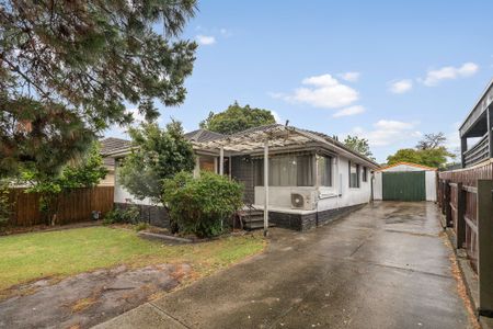 3-Bedroom Family Home in Prime Frankston Location - Photo 5