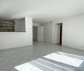 LYON 7 / Rue Desaugiers (prox. Tram. BERTHELOT) - T3 - Photo 2