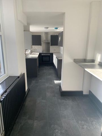 1 bedroom house of multiple occupation to rent - Photo 2