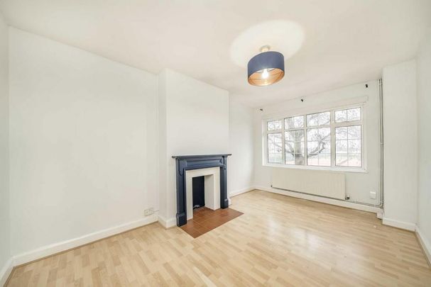 3 bedroom flat to rent - Photo 1