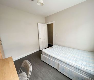 Baxter Street, Brighton - LOVELY STUDENT PROPERTY - Photo 1