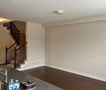 For Lease - 527 Galanthus Walk, Kanata, Ontario - Photo 1