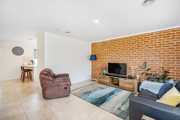 Unit 2/31 Walker Crescent, Jerrabomberra. - Photo 1