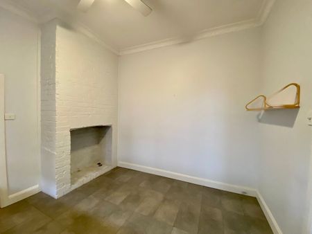 7 Bruce Street, Cooks Hill - Photo 2