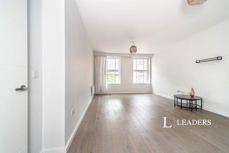 1 bedroom flat to rent - Photo 3