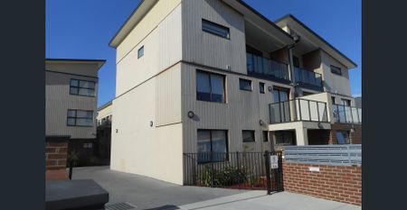 FANTASTIC LOW MAINTENANCE APARTMENT - HEART OF GLENROY! - Photo 4