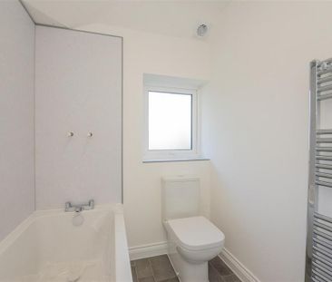 3 bedroom mews to rent - Photo 6