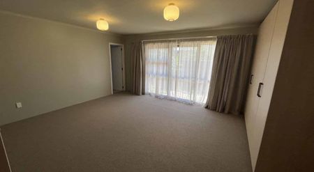 Fully Renovated Merrilands home - Photo 3