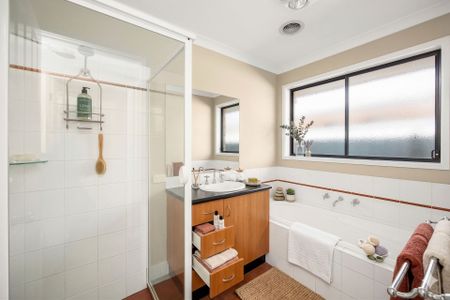 FAMILY HOME IN A LEADING LOCATION - Photo 4